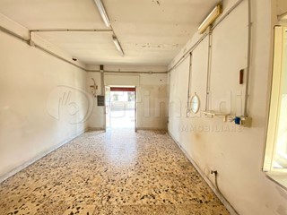 Immobile commerciale in Affitto a Giugliano in Campania, 500€, 50 m²