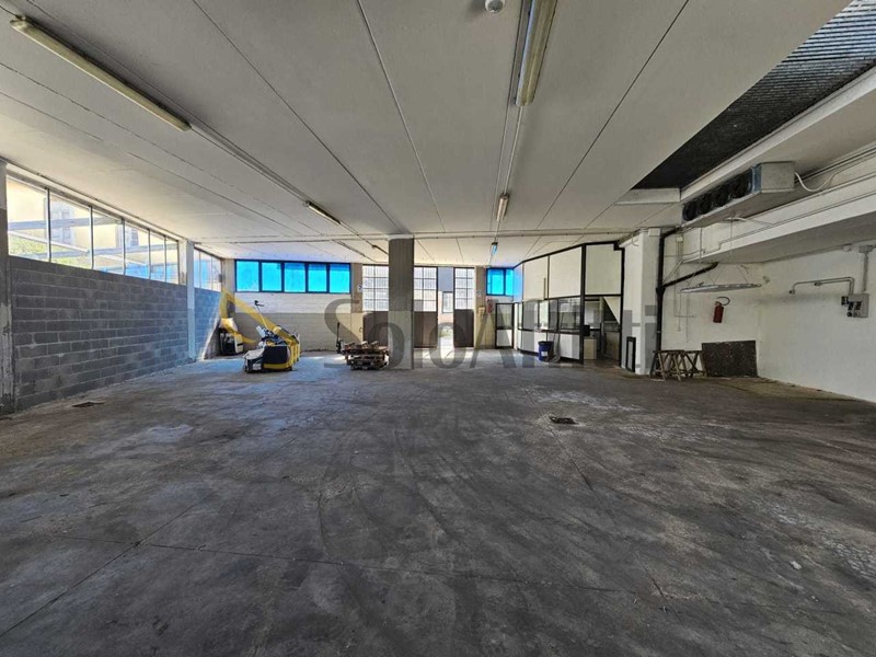 Capannone in Affitto a Castelfranco di Sotto, 2'000€, 440 m²