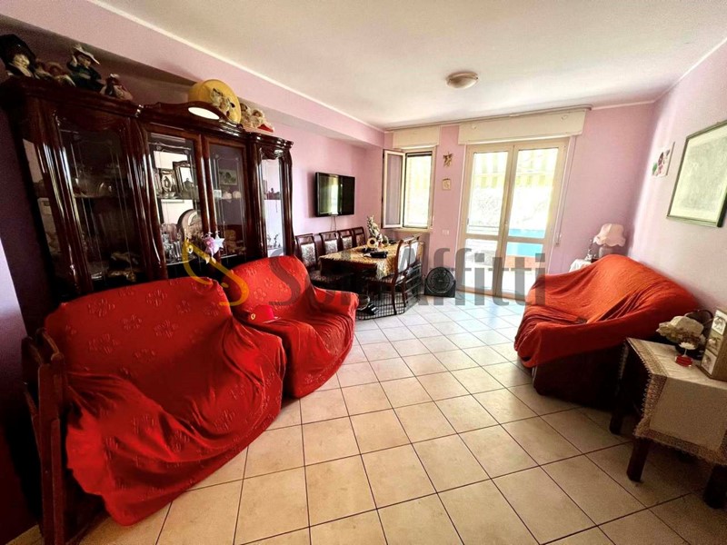 Trilocale in Affitto a Giulianova, 700€, 100 m²