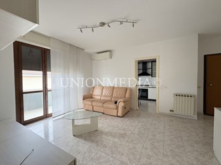 Quadrilocale in Vendita a Sarzana, 190'000€, 78 m², arredato, con Box