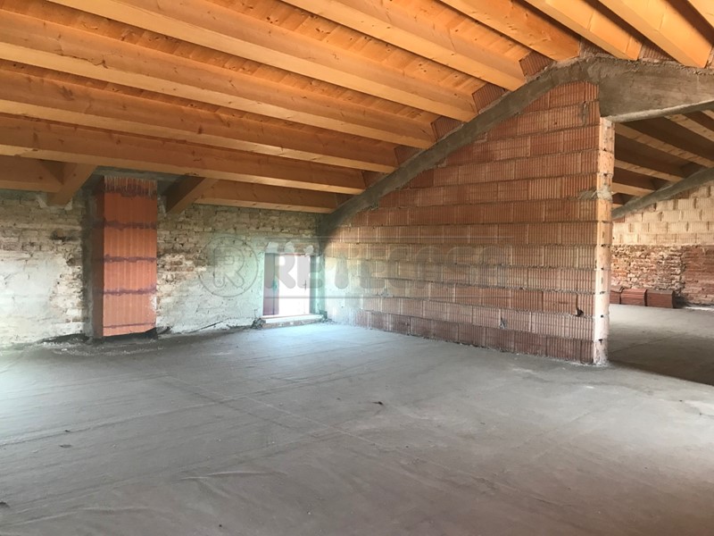 Casa Indipendente in Vendita a San Pietro in Gu, 213'000€, 731 m²