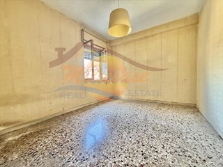 Trilocale in Vendita a Siracusa, zona Tisia - Tica - Zecchino, 62'000&euro;, 100 m²
