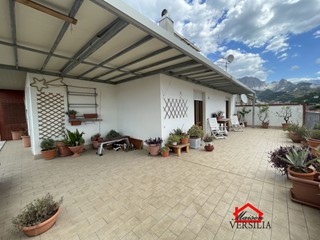 Appartamento in Vendita a Carrara, 320'000€, 152 m²