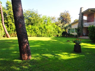 Villa in Vendita a Pietrasanta, zona Tonfano, 1'700'000€, 180 m², arredato