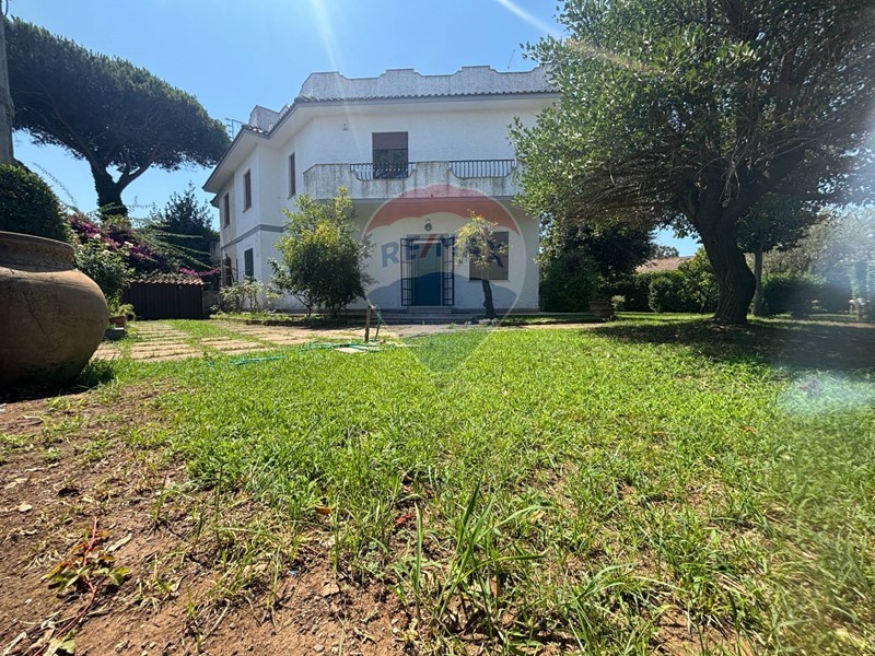 Casa Semi Indipendente in Vendita a Ardea, 229'000€, 150 m²