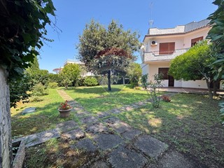 Casa Semi Indipendente in Vendita a Ardea, 229'000€, 150 m²