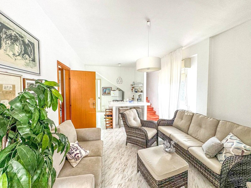 Villa in Vendita a Siracusa, 150'000&euro;, 100 m²