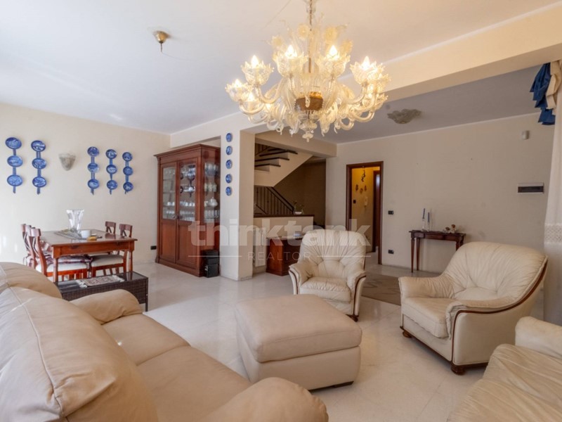 Villa in Vendita a Catania, 320 m²
