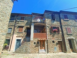 Quadrilocale in Vendita a Loro Ciuffenna, 78'000€, 100 m²