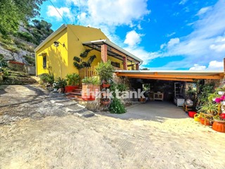 Villa in Vendita a Modica, 105'000€, 111 m²