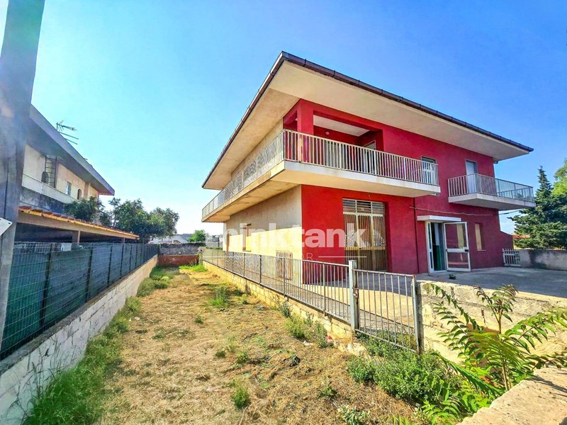 Villa in Vendita a Modica, 230'000€, 450 m²