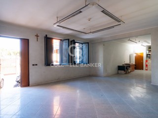 Laboratorio in Vendita a Modugno, 257'000€, 514 m²