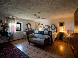 Villa in Vendita a Arona, 1'300'000€, 345 m²