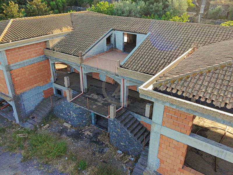 Villa in Vendita a Aci Catena, zona Reitana, 490'000€, 290 m², con Box