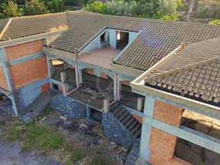 Villa in Vendita a Aci Catena, zona Reitana, 490'000€, 290 m², con Box