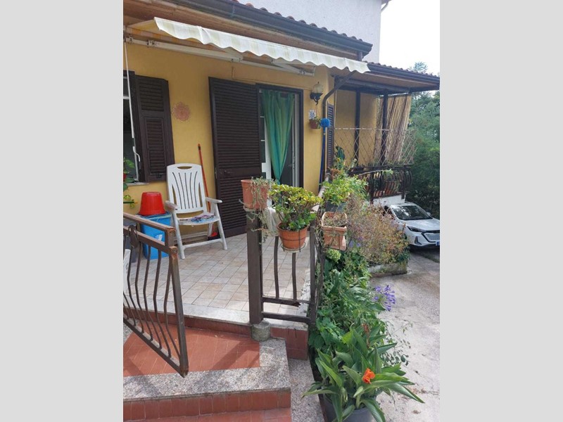 Casa Semi Indipendente in Vendita a Luni, zona Nicola, 125'000€, 75 m²