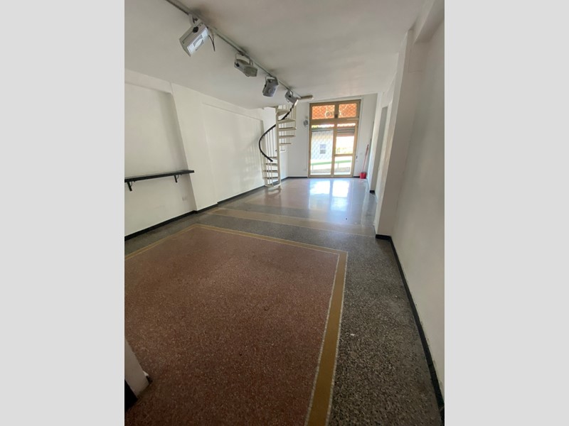 Immobile commerciale in Affitto a Sestri Levante, 900€, 66 m²