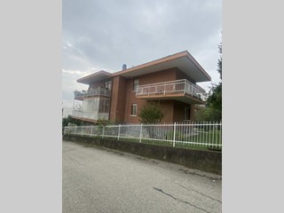 Quadrilocale in Vendita a Pavarolo, 60'000€, 100 m²