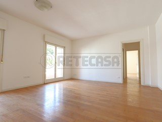 Appartamento in Vendita a Vicenza, 335'000€, 140 m², con Box