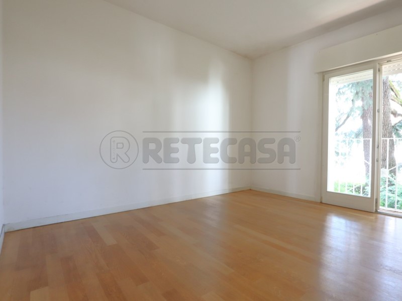 Appartamento in Vendita a Vicenza, 270'000€, 138 m², con Box