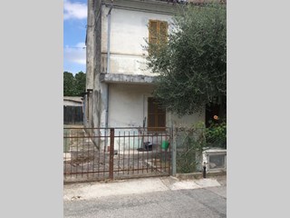 Villa bifamiliare in Vendita a Fano, zona Ponte Murello, 85'000&euro;, 100 m2 (interno)