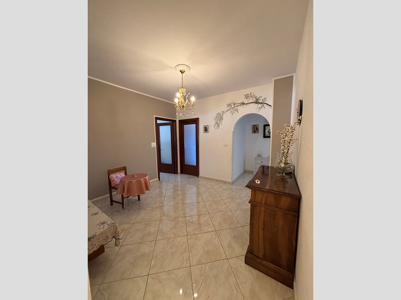 Appartamento in Vendita a Ronco Scrivia, zona Centro, 120'000€, 127 m², arredato