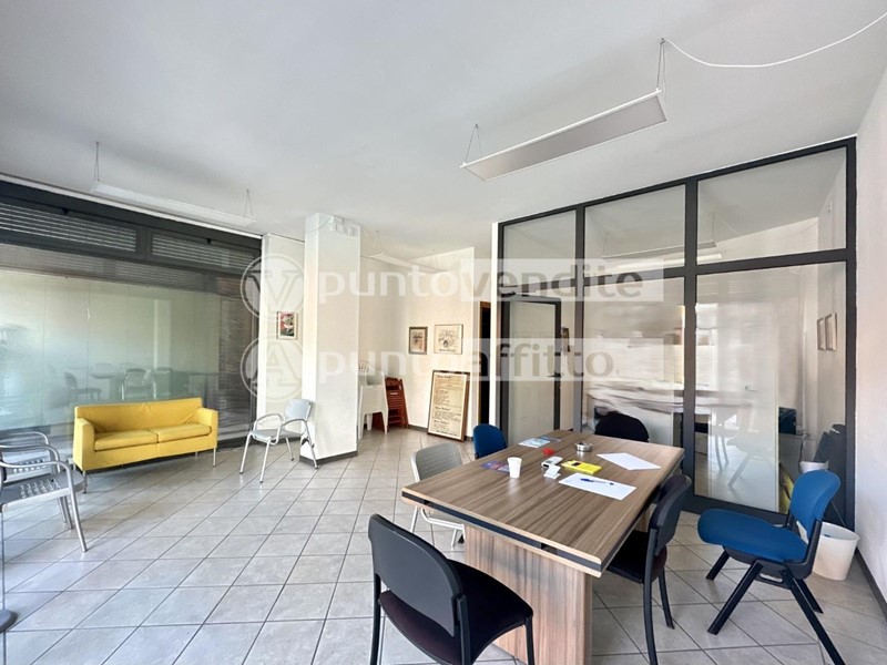Ufficio in Vendita a Lucca, zona San Marco, 80'000€, 48 m²