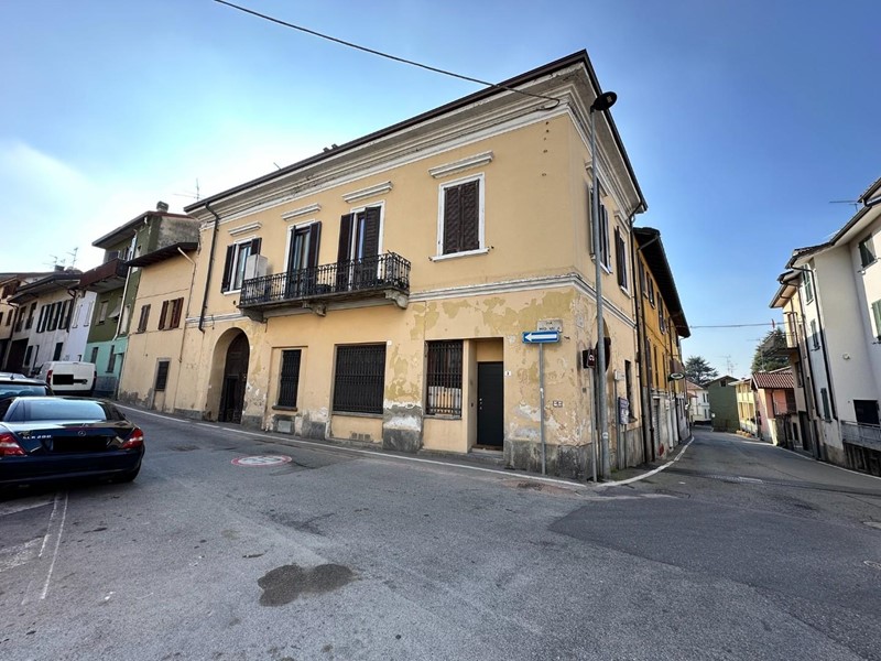Trilocale in Vendita a Veduggio con Colzano, 50'000€, 87 m²