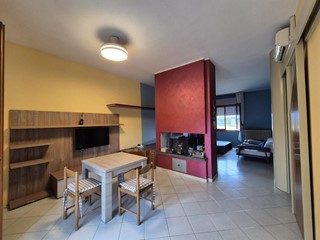 Villa bifamiliare in Vendita a Fucecchio, 280'000€, 270 m², arredato, con Box