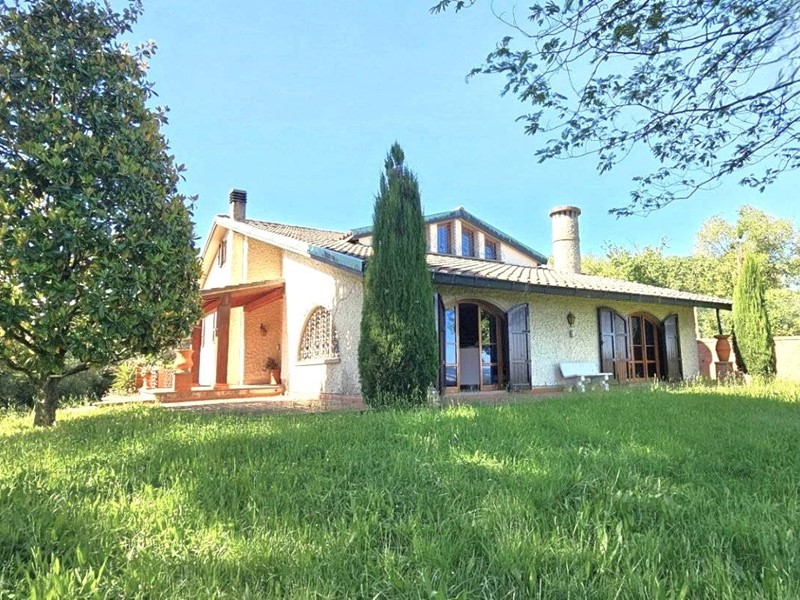 Villa in Vendita a Santa Maria a Monte, 550'000€, 477 m², con Box