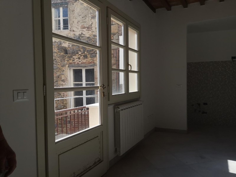 Casa Indipendente in Affitto a Buti, 1'350€, 190 m², con Box