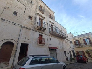 Casa Indipendente in Vendita a Grottaglie, 85'000€, 108 m², arredato