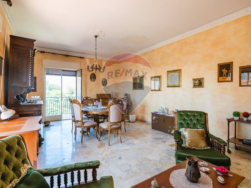Appartamento in Vendita a Acireale, 250'000&euro;, 164 m²