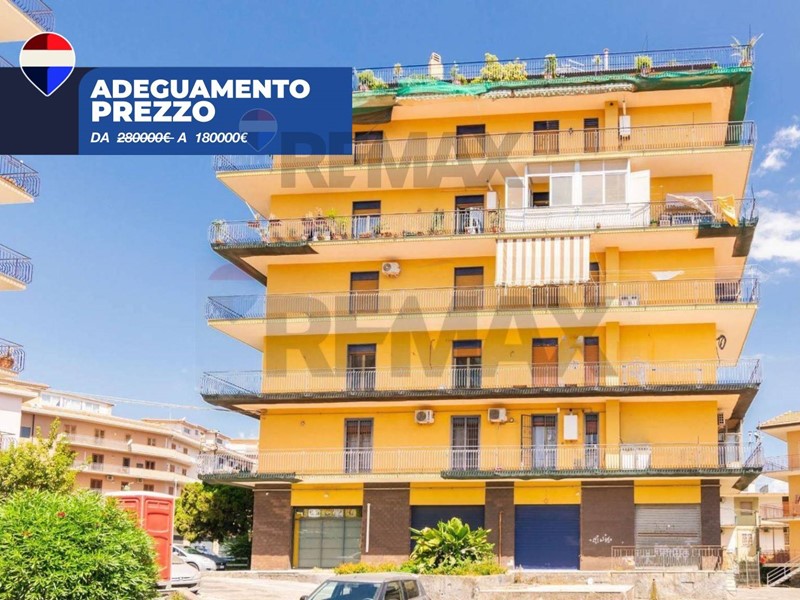 Appartamento in Vendita a Acireale, 180'000&euro;, 164 m²