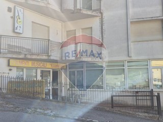 Immobile commerciale in Vendita a Ariano Irpino, 165'000&euro;, 305 m²