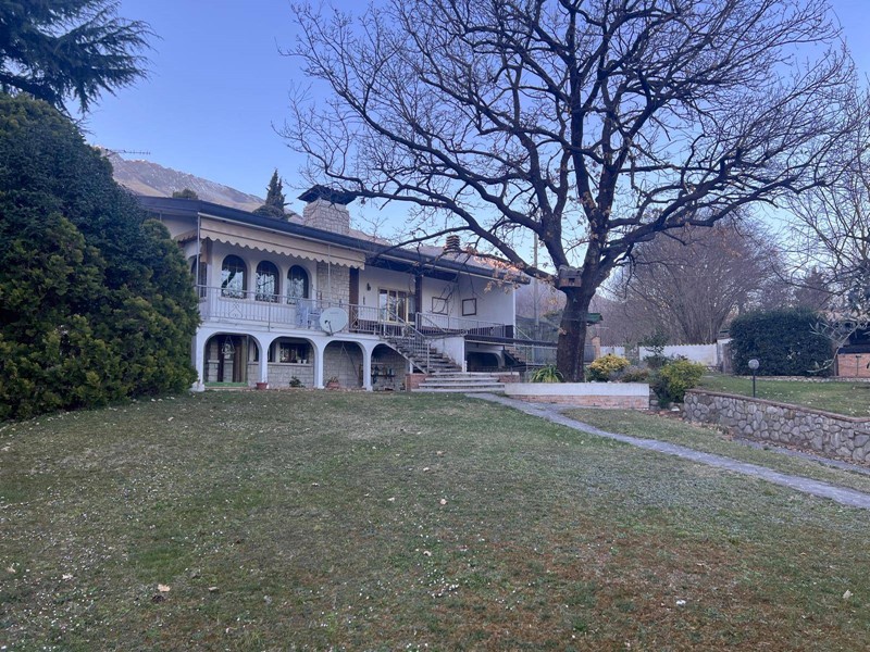 Villa in Vendita a Aviano, 240'000€, 225 m²