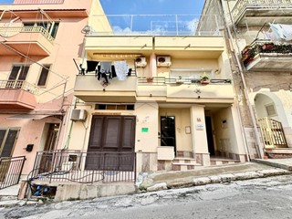 Ufficio in Vendita a Balestrate, 64'000€, 110 m²