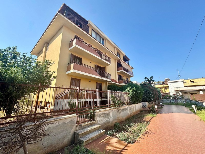 Appartamento in Vendita a Terrasini, 159'000€, 127 m²