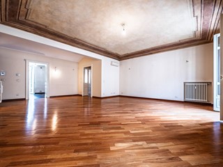 Appartamento in Vendita a Torino, 795'000&euro;, 203 m²