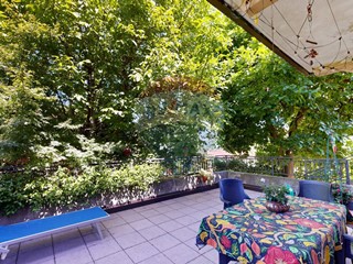 Casa Semi Indipendente in Vendita a Varese, 375'000€, 231 m²