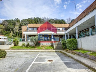 Immobile commerciale in Vendita a Roma, 75'000€, 54 m²