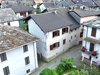 Casa Indipendente in Vendita a Rueglio, 39'000€, 100 m²