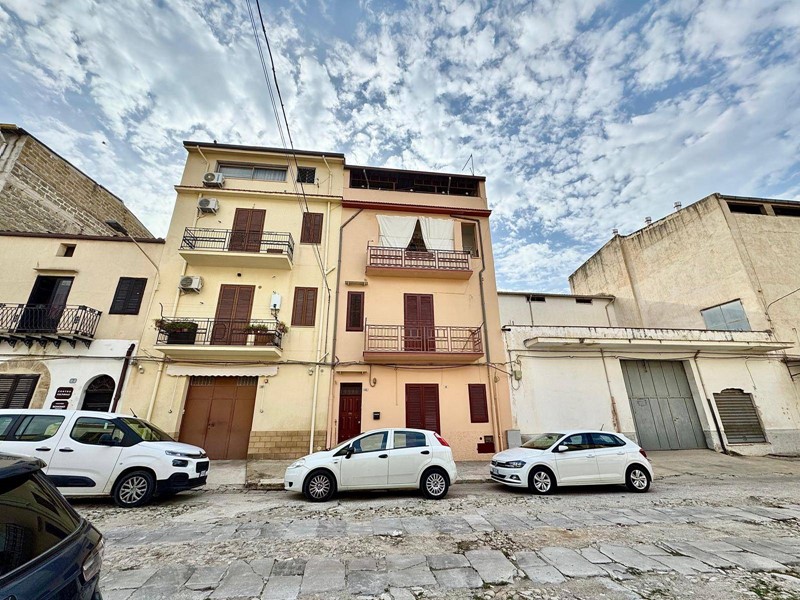 Casa Indipendente in Vendita a Partinico, 75'000€, 151 m²