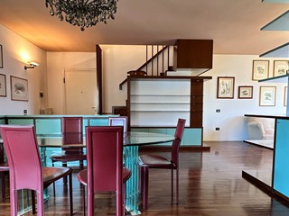 Quadrilocale in Vendita a Pesaro, 350'000€, 164 m²