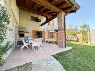 Villa in Vendita a Podenzano, 350'000€, 272 m²