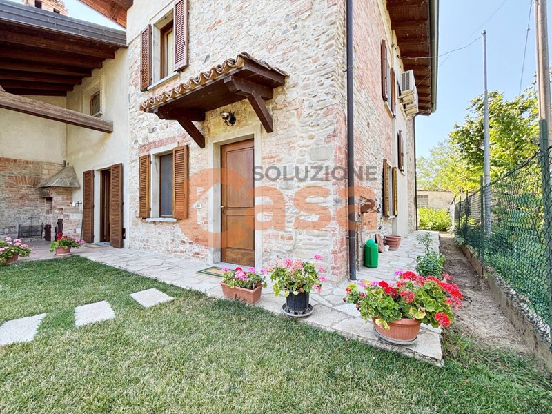 Casa Semi Indipendente in Vendita a Podenzano, 350'000€, 272 m²