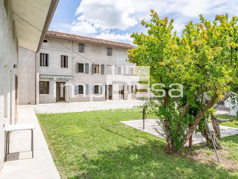 Casa Semi Indipendente in Vendita a Porcia, 230'000€, 300 m²