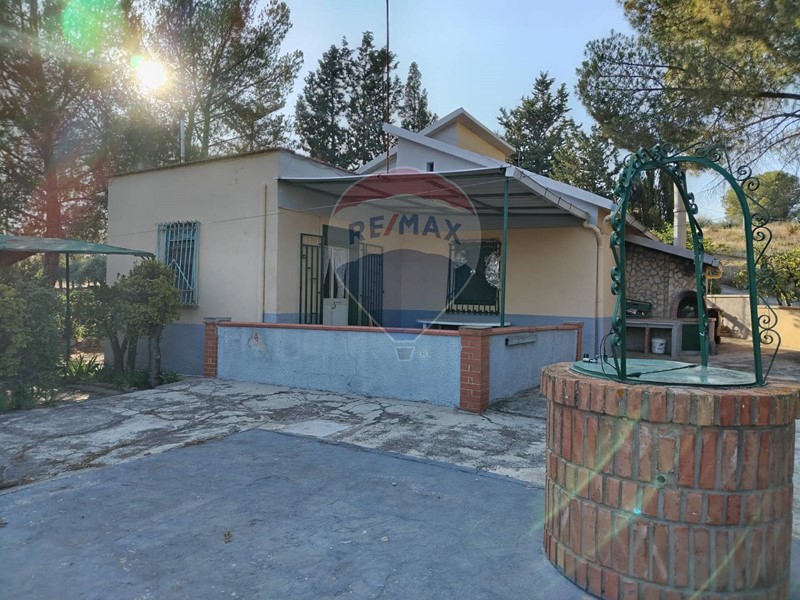 Villa in Vendita a Caltagirone, 40'000€, 80 m²