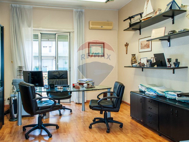 Appartamento in Affitto a Catania, 1'100&euro;, 103 m²