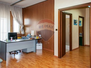 Appartamento in Affitto a Catania, 1'100&euro;, 103 m²